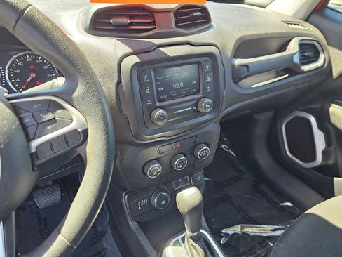 Used 2019 Jeep Renegade Sport w/ Sport Appearance Group AWD/4WD image 26