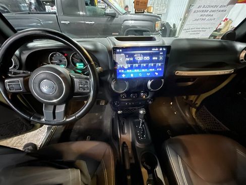 Used 2013 Jeep Wrangler Sahara image 6