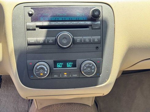Used 2011 Buick Lucerne CXL FWD image 43