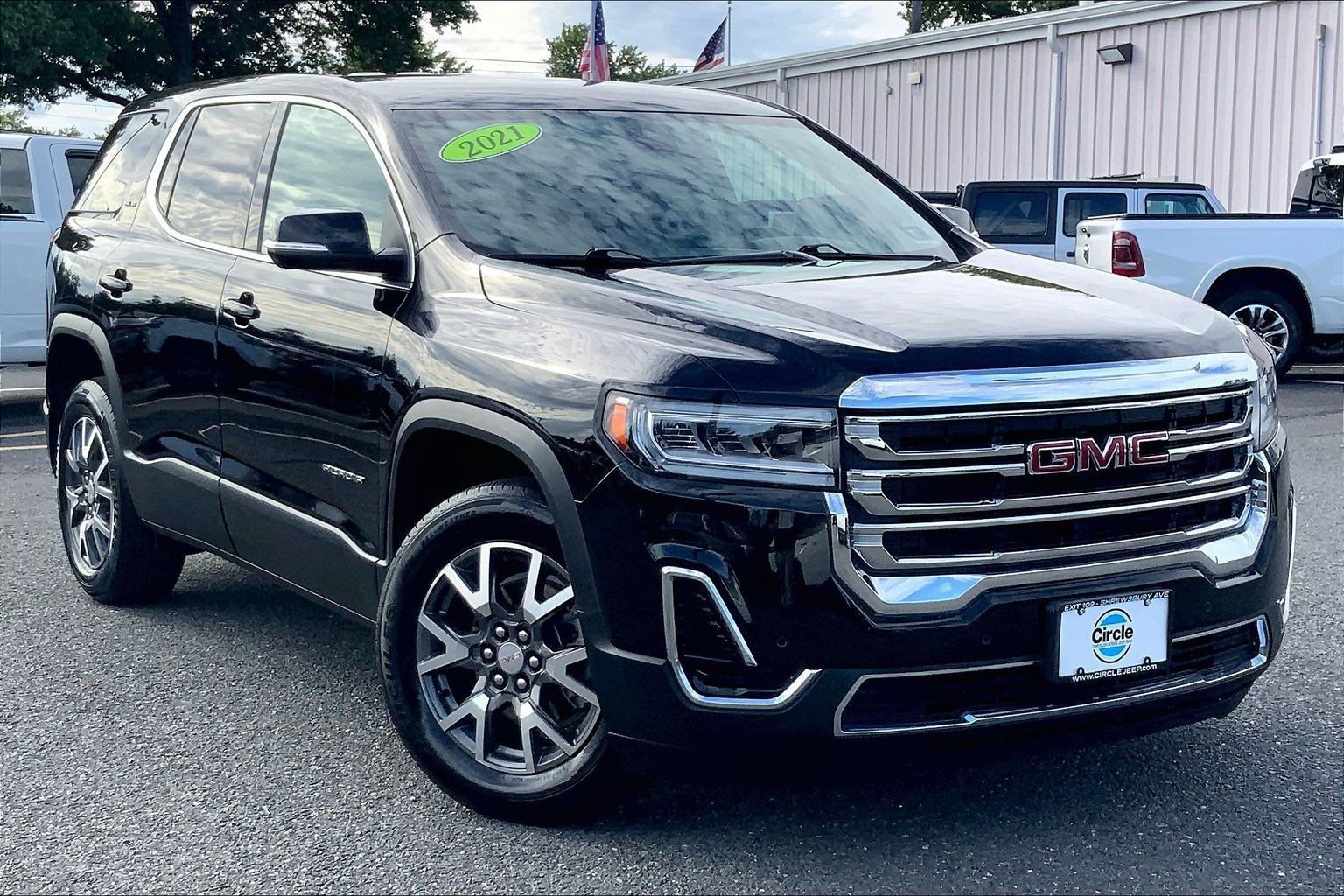 Used 2021 GMC Acadia SLE AWD/4WD image 2