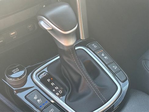 Used 2024 Kia Seltos SX w/ SX Sunroof Package image 40