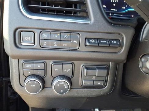 Certified 2023 Chevrolet Suburban High Country w/ Advanced Technology Package image 19