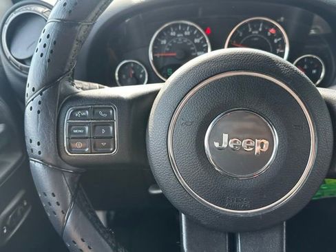 Used 2016 Jeep Wrangler Unlimited Sahara w/ Connectivity Group image 21