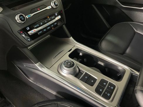 Used 2020 Ford Explorer XLT w/ Equipment Group 202A RWD image 21