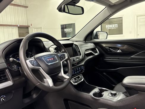 Used 2024 GMC Terrain SLE image 6