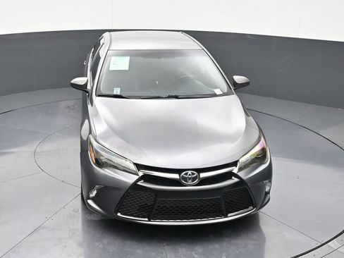 Used 2016 Toyota Camry SE FWD image 19