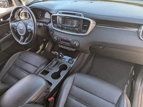 Used 2016 Kia Sorento EX w/ EX Premium Package image 10