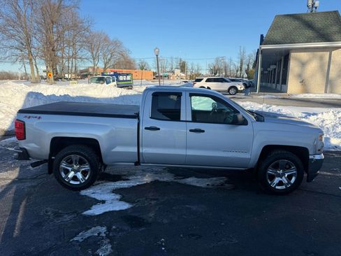 Used 2016 Chevrolet Silverado 1500 Custom w/ Custom Convenience Package image 6