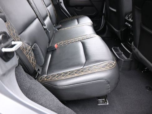 Used 2021 Jeep Wrangler Unlimited Sahara AWD/4WD image 38