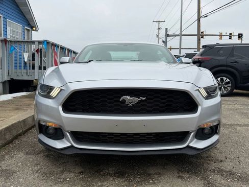 Used 2016 Ford Mustang Coupe image 2
