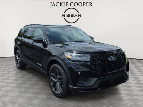 Used 2025 Ford Explorer ST-Line w/ Premium Package AWD/4WD image 3