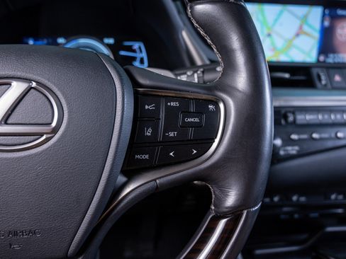 Used 2019 Lexus ES 300h image 20