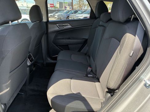 Used 2025 Kia Sportage LX FWD image 25