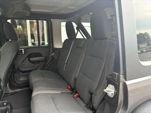 Certified 2025 Jeep Wrangler Unlimited Rubicon w/ Convenience Group AWD/4WD image 13