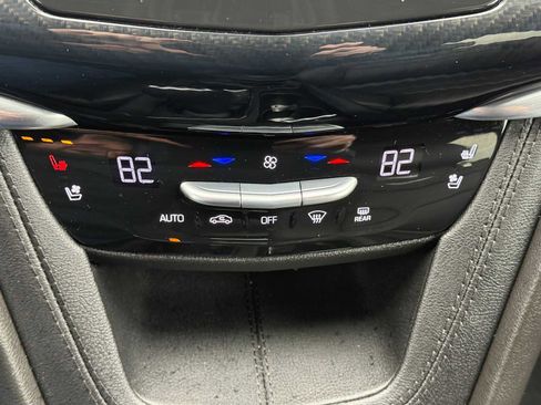 Used 2024 Cadillac XT6 Sport image 30