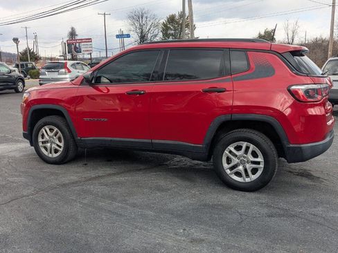 Used 2018 Jeep Compass Sport w/ Mopar Graphics Package AWD/4WD image 13