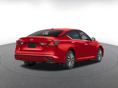 Used 2025 Nissan Altima 2.5 SV FWD image 2