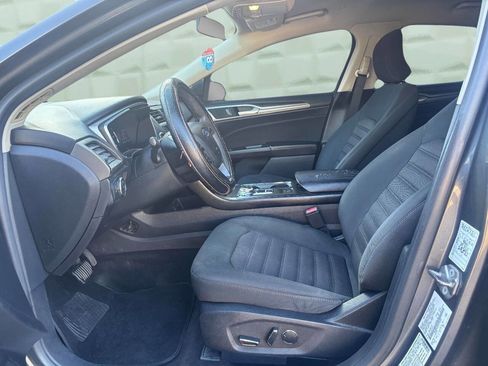 Used 2018 Ford Fusion SE FWD image 10