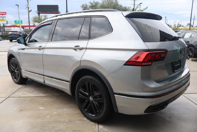 Used 2022 Volkswagen Tiguan SE R-Line FWD image 6
