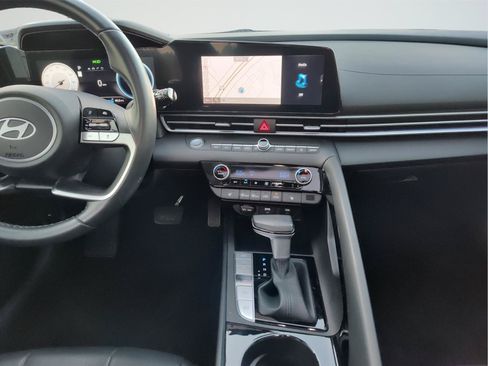 Used 2024 Hyundai Elantra Limited FWD image 11