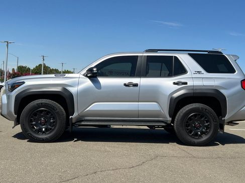 Used 2026 Toyota 4Runner TRD Off-Road Premium AWD/4WD image 8
