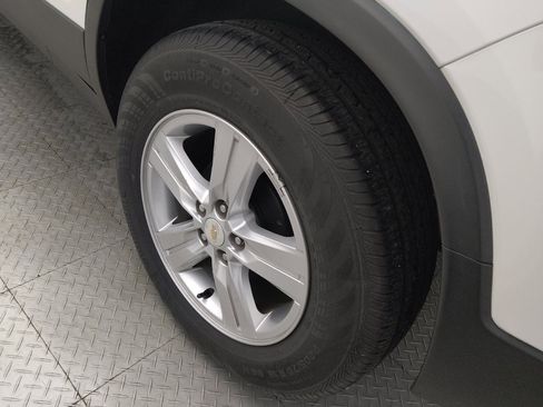 Used 2021 Chevrolet Trax LT w/ LT Convenience Package FWD image 31