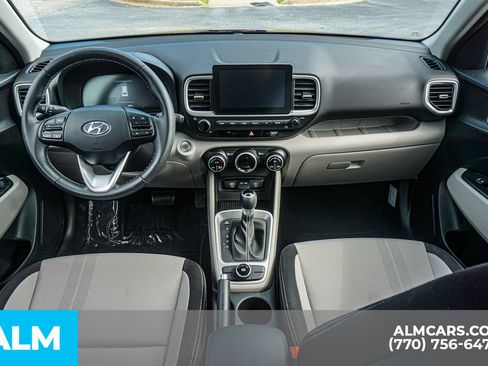 Used 2024 Hyundai Venue SEL FWD image 25