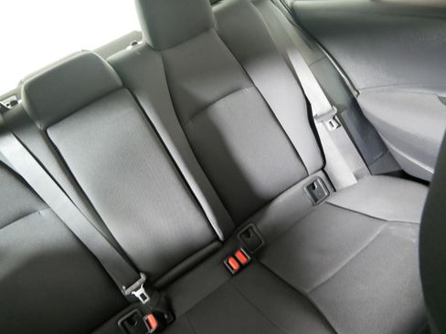 Used 2021 Toyota Corolla LE image 14