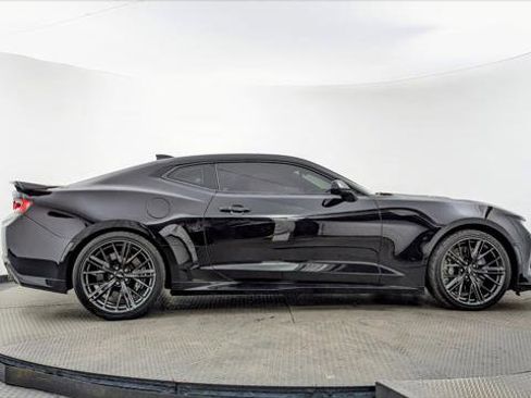 Used 2017 Chevrolet Camaro ZL1 image 9