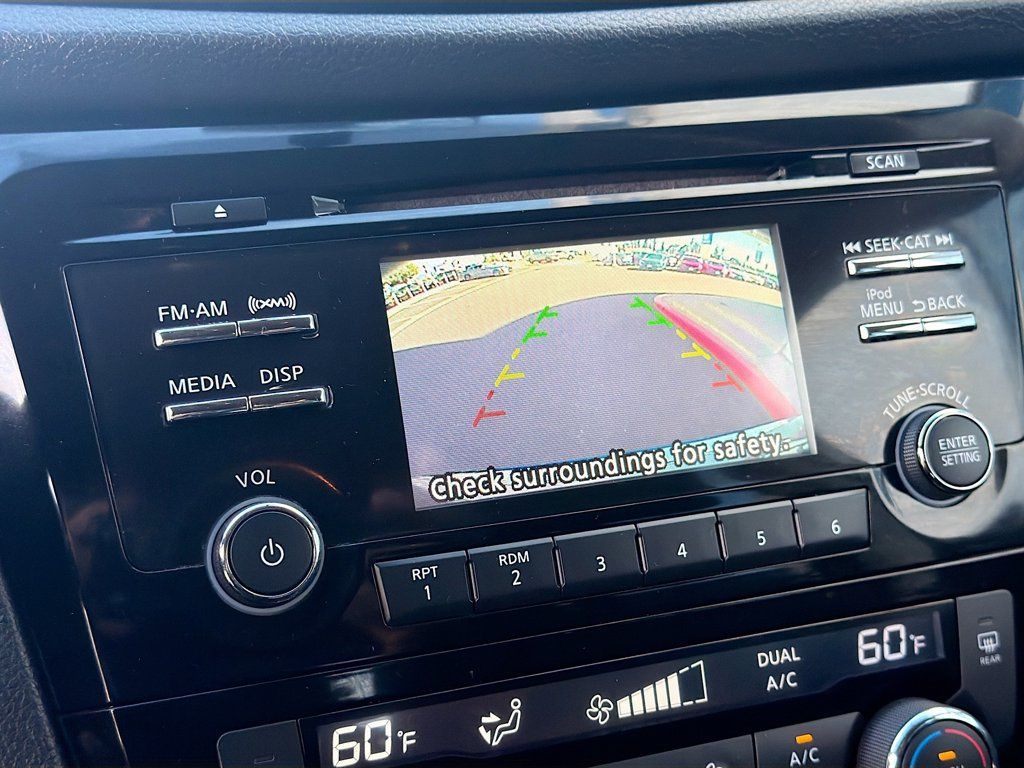 Used 2017 Nissan Rogue SV FWD image 13
