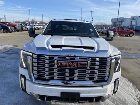 Used 2024 GMC Sierra 2500 Denali w/ Denali Reserve Package image 8