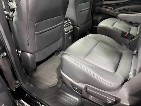 Certified 2025 Subaru Ascent Limited w/ Popular Package #1 AWD/4WD image 32