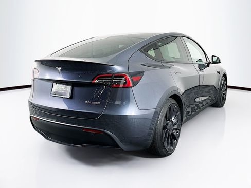 Used 2022 Tesla Model Y Performance AWD/4WD image 9