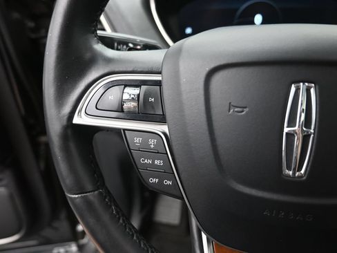 Used 2020 Lincoln Nautilus Reserve AWD/4WD image 3