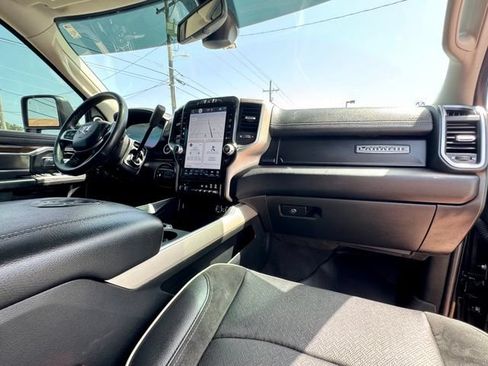 Used 2024 RAM 2500 Laramie AWD/4WD image 11