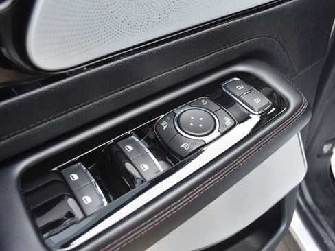 Used 2022 Lincoln Aviator Reserve w/ Equipment Group 201A image 13