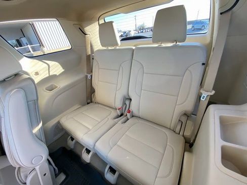 Used 2023 GMC Acadia Denali w/ Black Diamond Edition image 17