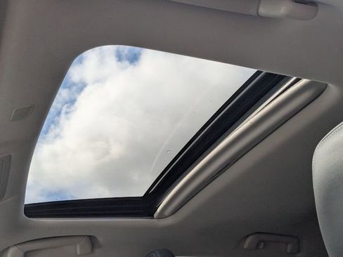 Used 2020 Lexus IS 300 w/ Navigation Package image 21