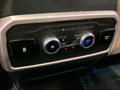 Used 2024 Ford Expedition Max Limited image 31