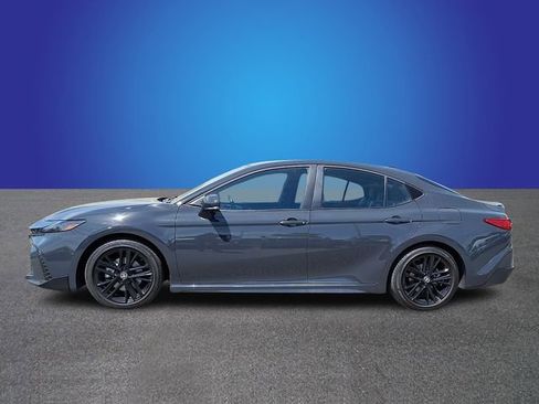 Used 2025 Toyota Camry SE FWD image 7