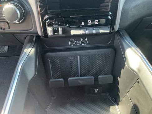 New 2025 RAM 1500 Big Horn image 27