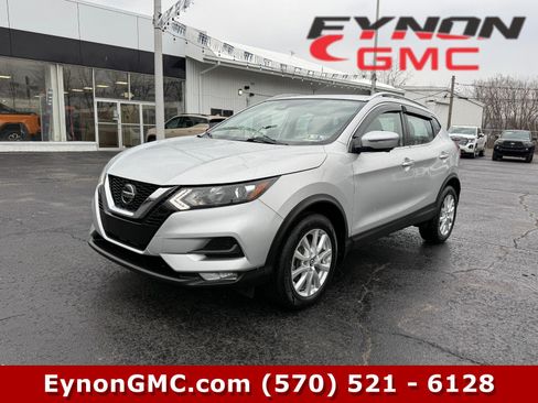 Used 2021 Nissan Rogue Sport SV w/ Technology Package image 1