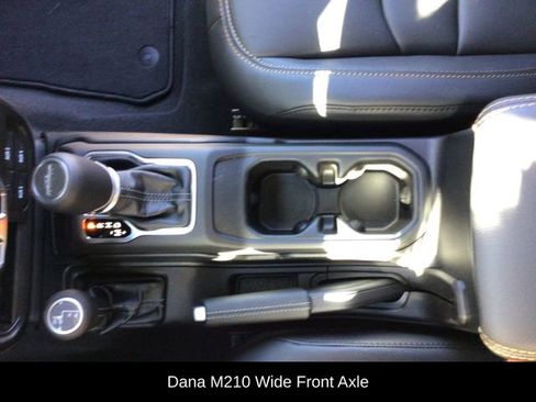 New 2025 Jeep Gladiator Sport w/ Premium Package image 29