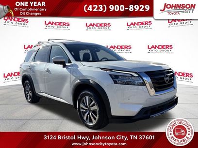 Used 2023 Nissan Pathfinder SL