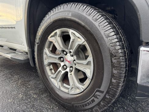 Used 2020 GMC Sierra 1500 SLE w/ SLE Value Package AWD/4WD image 9