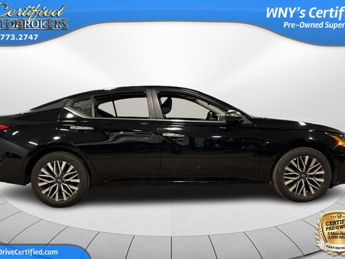 Used 2025 Nissan Altima 2.5 SV FWD image 4