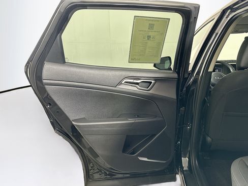 Used 2025 Kia Sportage LX FWD image 25