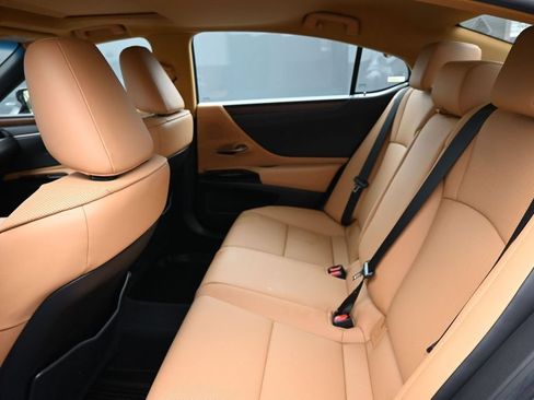 Used 2023 Lexus ES 350 w/ Premium Package FWD image 14