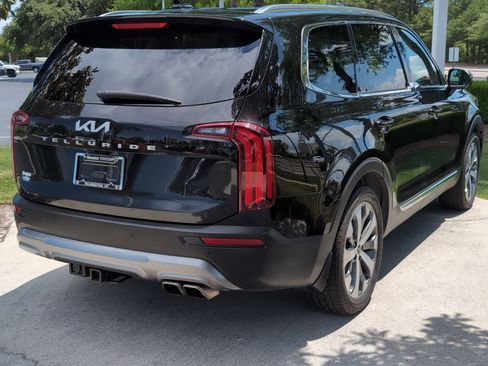 Used 2022 Kia Telluride EX w/ EX Premium Package FWD image 10