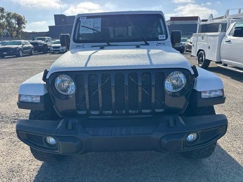 Used 2022 Jeep Gladiator Sport AWD/4WD image 2